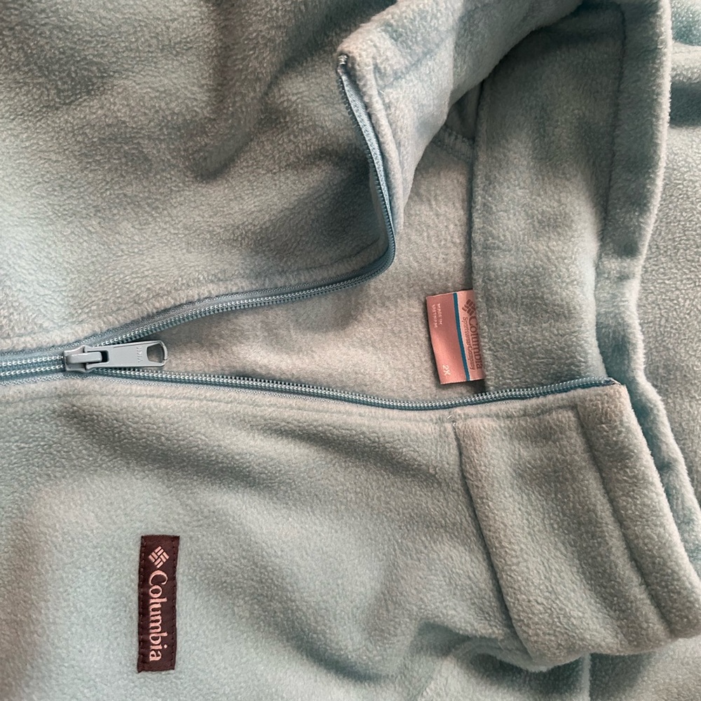 Columbia Blue Fleece Jacket with Soft Texture and Quality Stitching